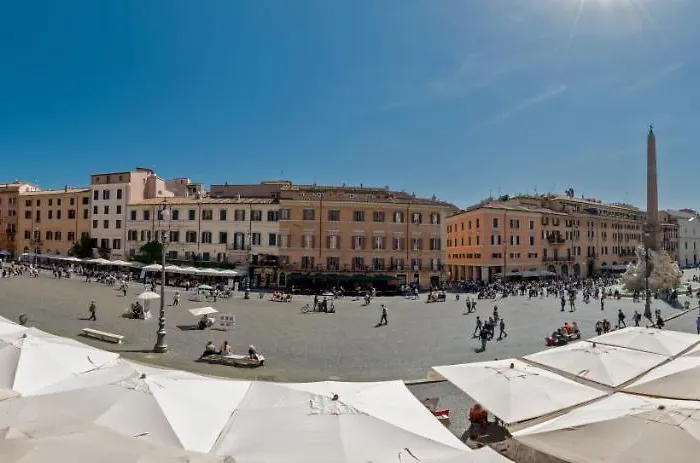 New! Amazing Piazza Navona View Apartment Rom