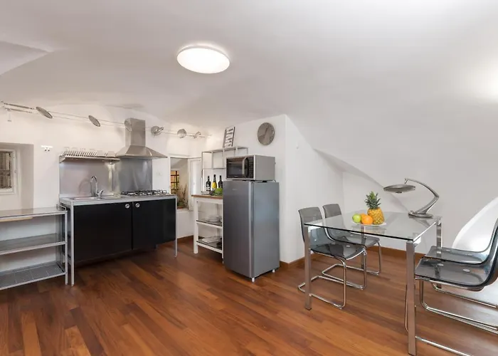 New! Amazing Piazza Navona View Apartment *